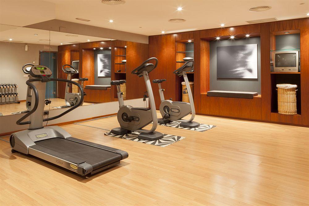 Ac Hotel Badajoz By Marriott Экстерьер фото