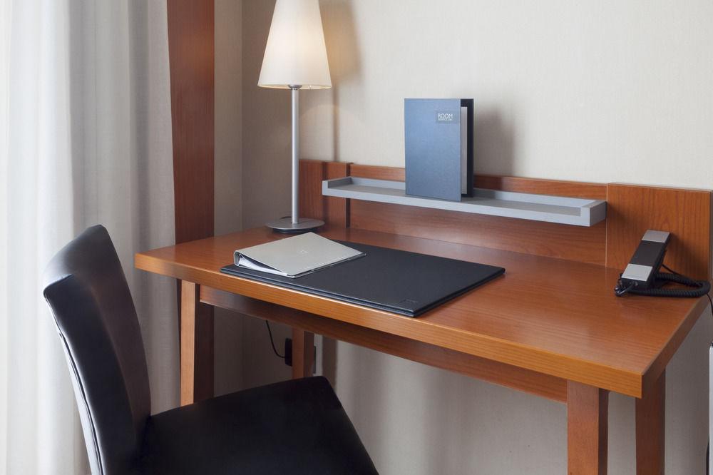 Ac Hotel Badajoz By Marriott Экстерьер фото