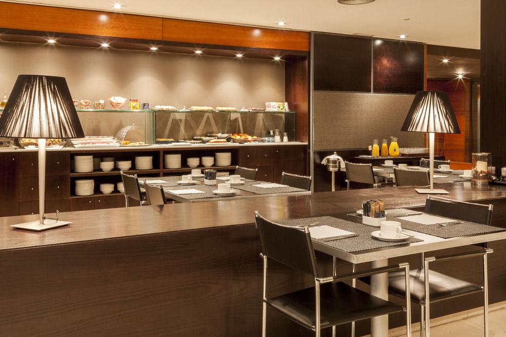 Ac Hotel Badajoz By Marriott Экстерьер фото