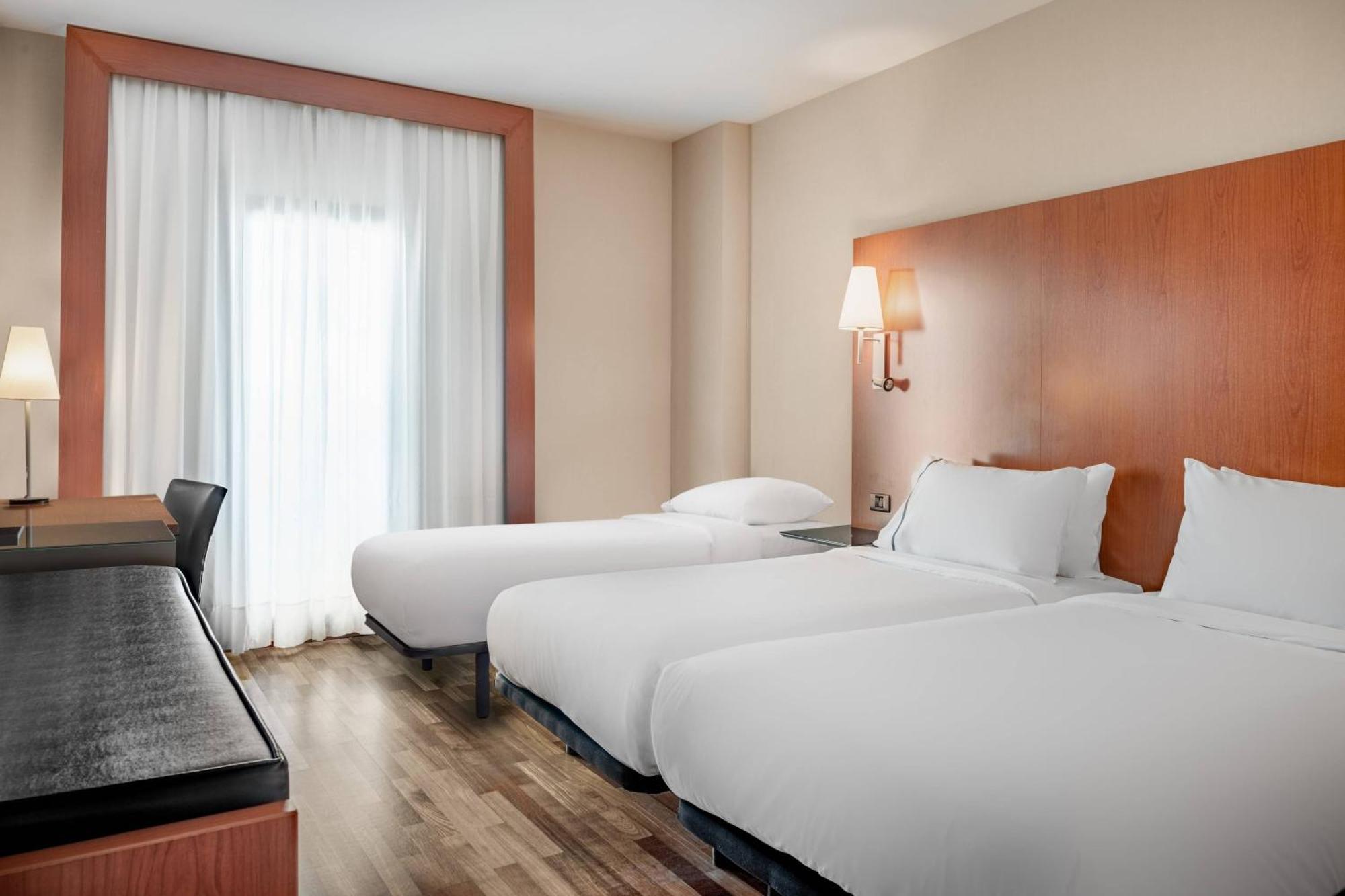 Ac Hotel Badajoz By Marriott Экстерьер фото