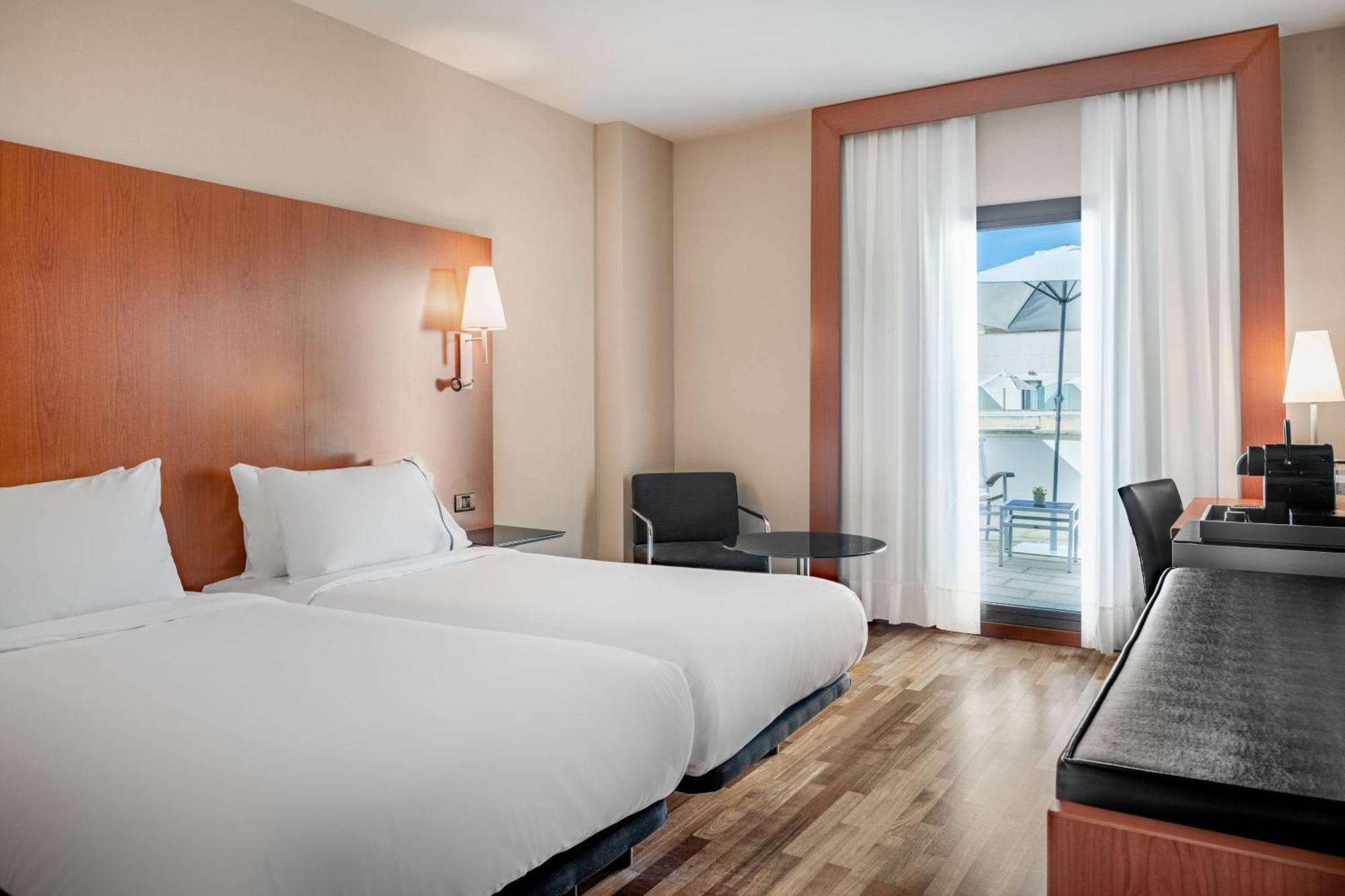 Ac Hotel Badajoz By Marriott Экстерьер фото