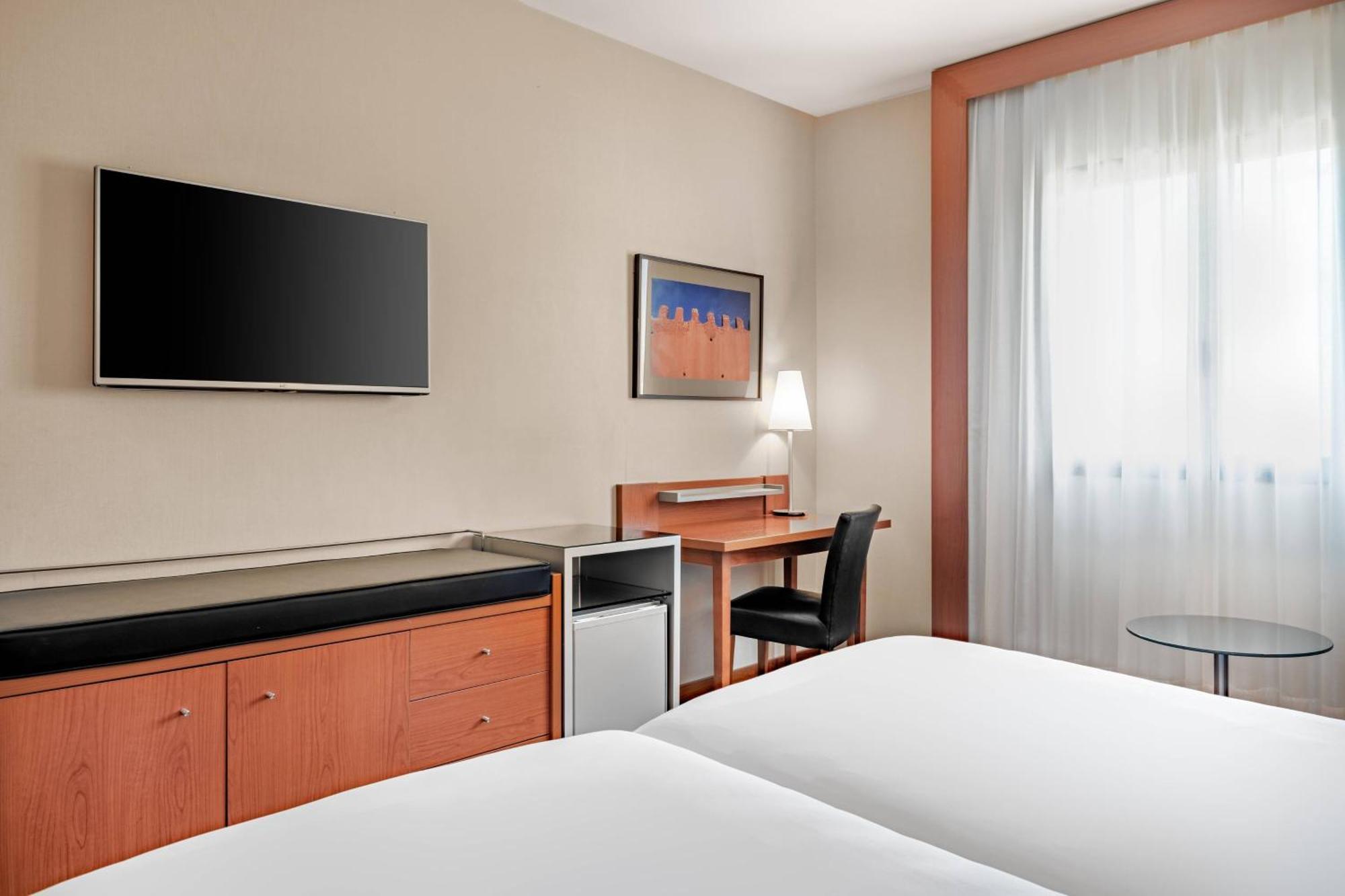 Ac Hotel Badajoz By Marriott Экстерьер фото
