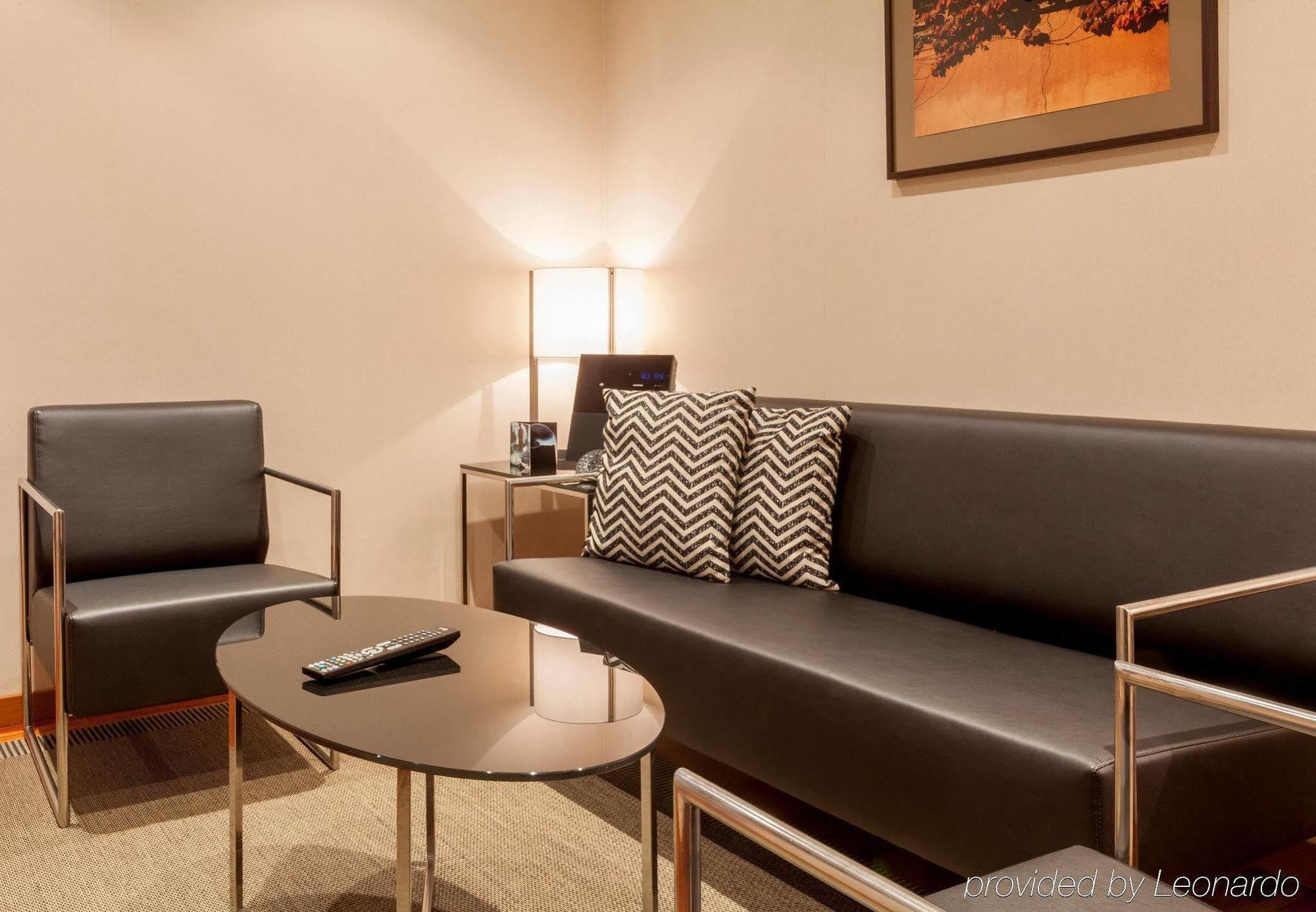 Ac Hotel Badajoz By Marriott Экстерьер фото