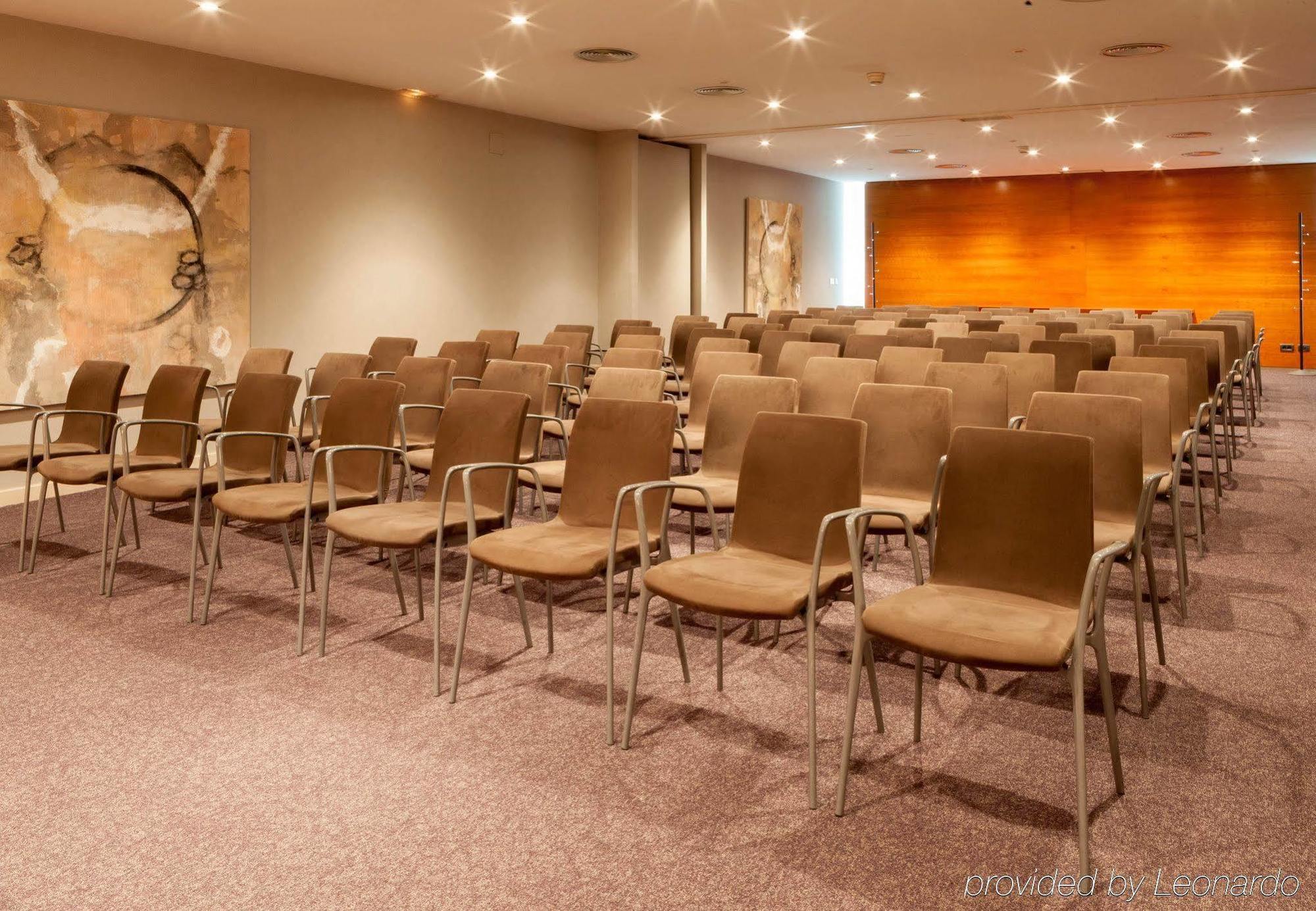 Ac Hotel Badajoz By Marriott Экстерьер фото